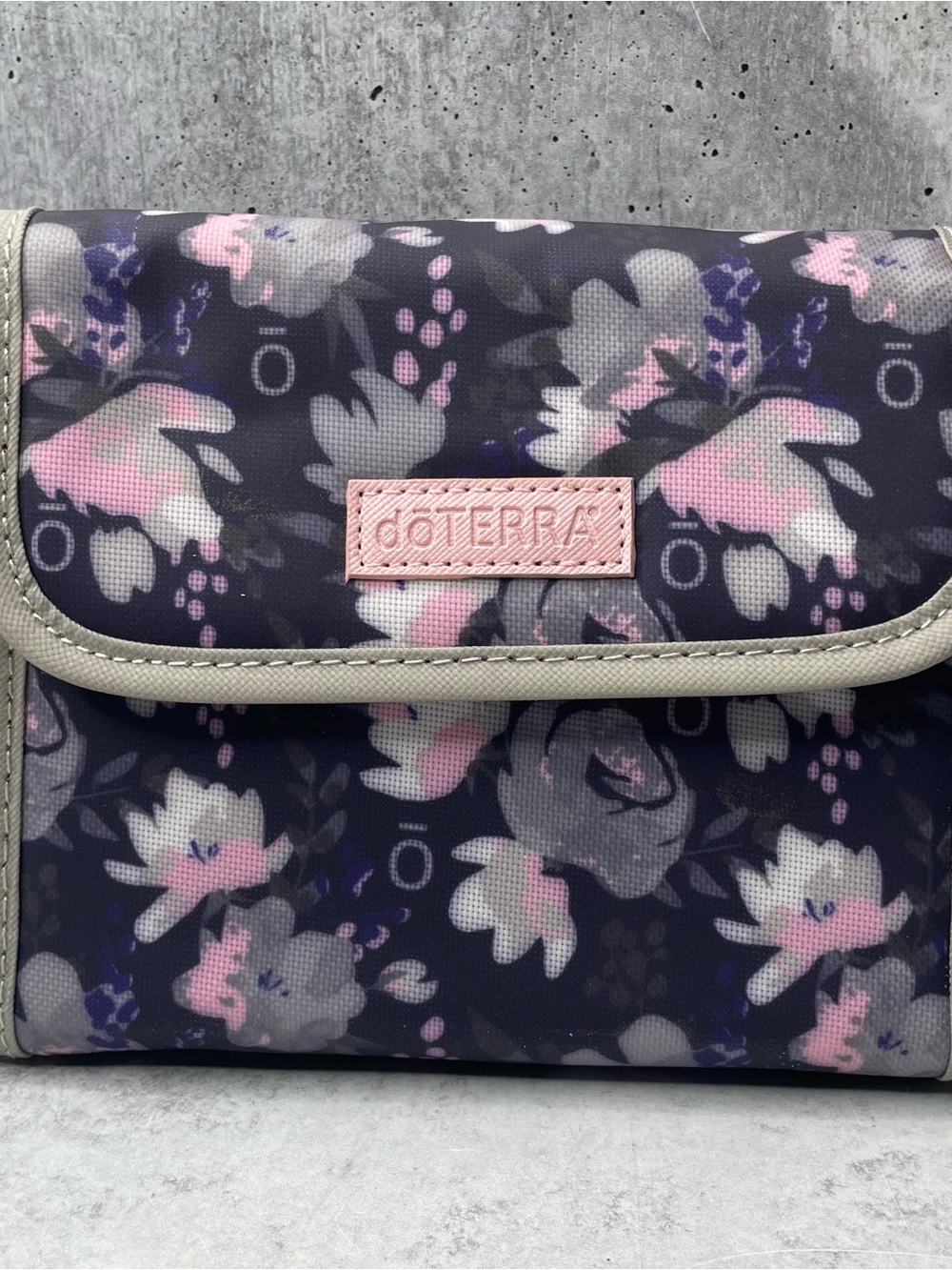 doTERRA Essential Oil Fleur Storage Case Pouch Travel Bag Zip Bag 10 Bottle